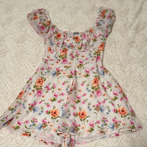 Floral Puff Sleeve Romper - Picture 1 of 1